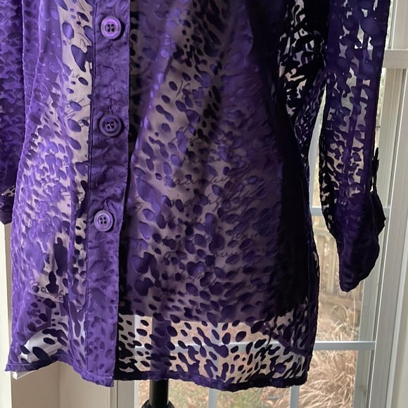 Draper’s and Damon’s buttons down shirt - Picture 3 of 9